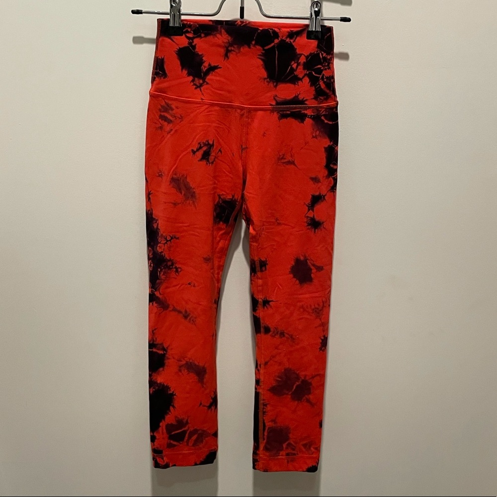 Red Lululemon wunder under leggings